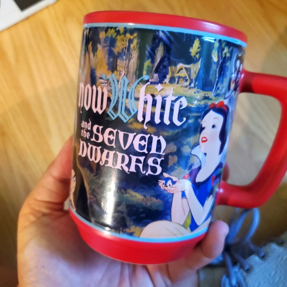 Snow White and the seven dwarfs cup